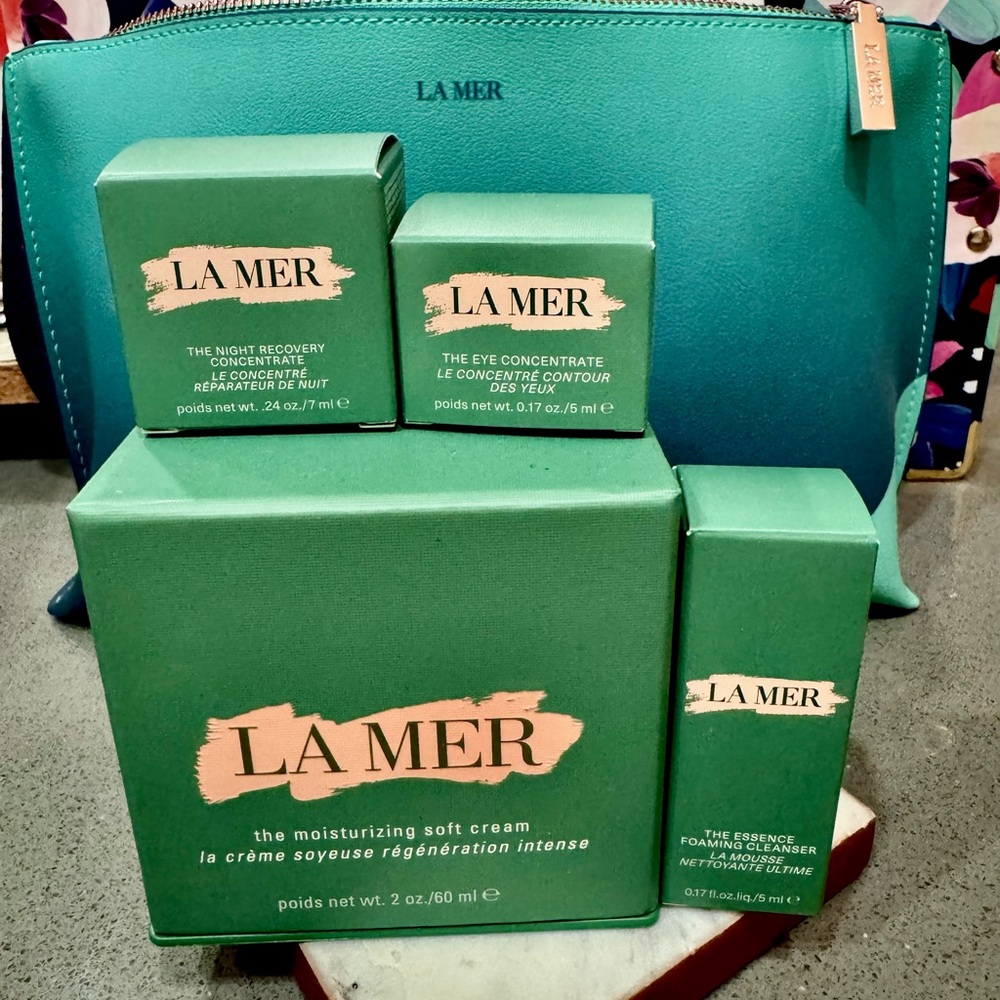 La Mer Soft Cream with free deluxe samples and gradient pouch